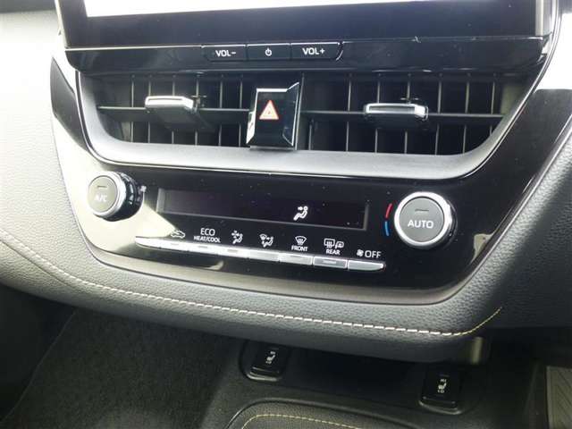 トヨタ カローラ　ツーリング　ハイブリッド １．８ ハイブリッド ＷＸＢ R6年 (東北) 99