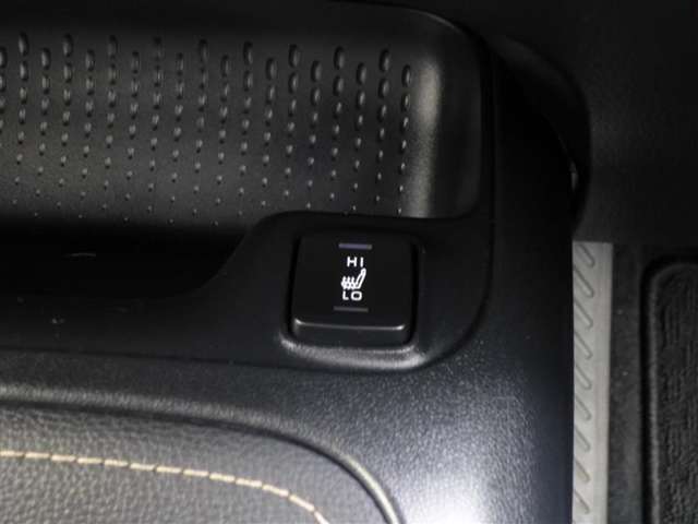 トヨタ カローラ　ツーリング　ハイブリッド １．８ ハイブリッド ＷＸＢ R6年 (東北) 99