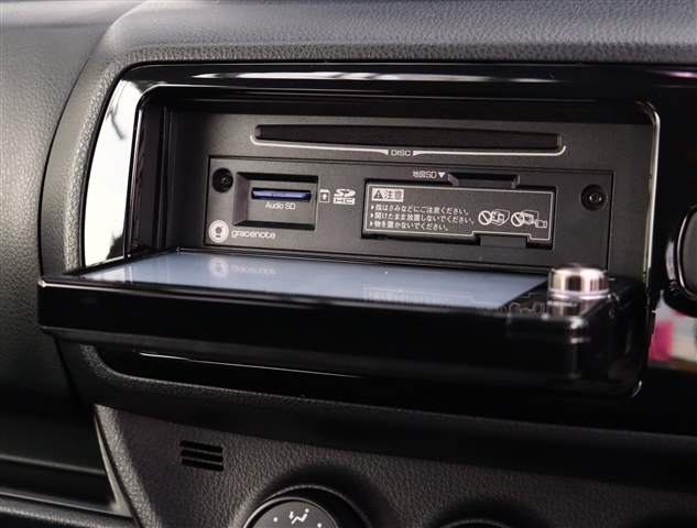 トヨタ ヴィッツ １．３ Ｆ H29年 (関東) 99