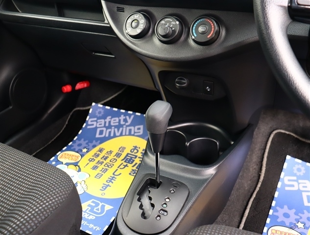 トヨタ ヴィッツ １．３ Ｆ H29年 (関東) 99