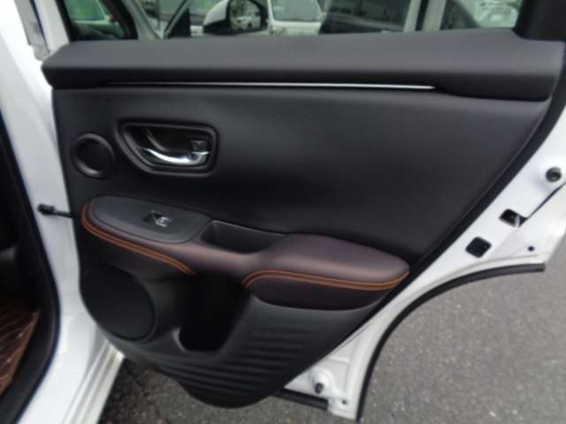 ホンダ ＺＲ－Ｖ ２．０ Ｅ：ＨＥＶ Ｚ R6年 (中国) 99