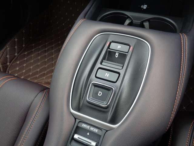 ホンダ ＺＲ－Ｖ ２．０ Ｅ：ＨＥＶ Ｚ R6年 (中国) 99