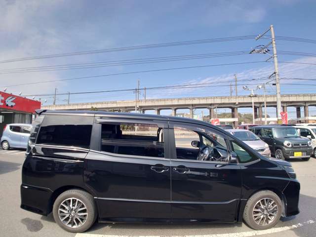 トヨタ ヴォクシー ２．０ ＺＳ H26年 (中国) 99