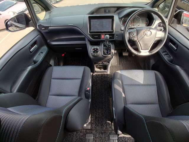 トヨタ ヴォクシー ２．０ ＺＳ H26年 (中国) 99