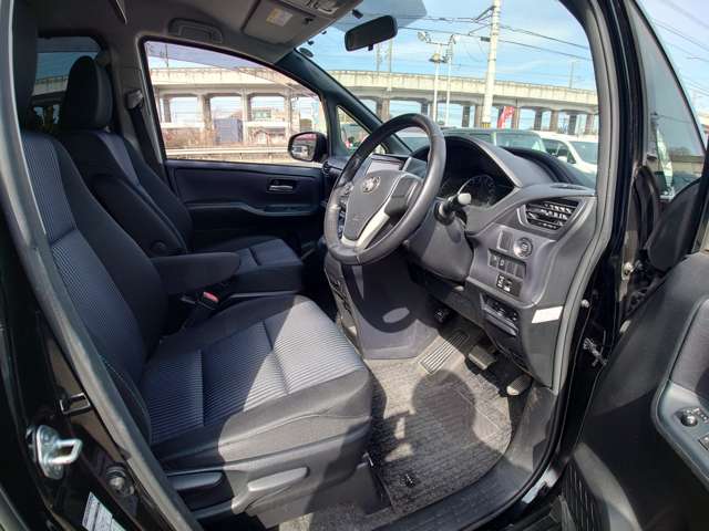 トヨタ ヴォクシー ２．０ ＺＳ H26年 (中国) 99