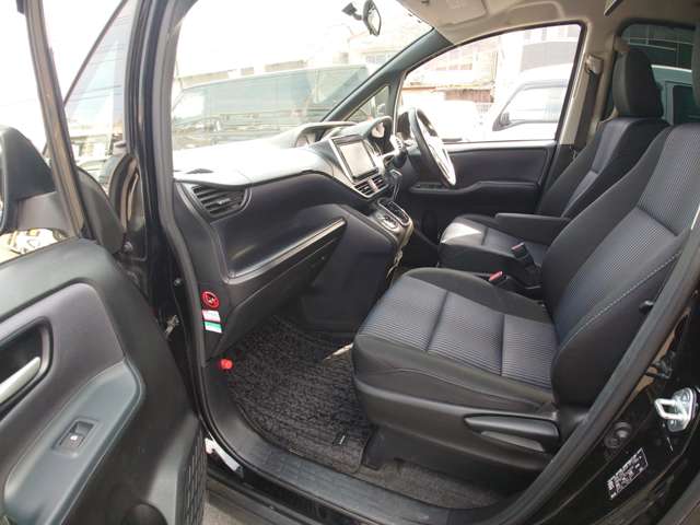 トヨタ ヴォクシー ２．０ ＺＳ H26年 (中国) 99