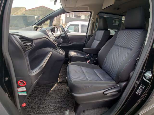 トヨタ ヴォクシー ２．０ ＺＳ H26年 (中国) 99