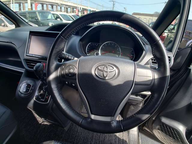 トヨタ ヴォクシー ２．０ ＺＳ H26年 (中国) 99