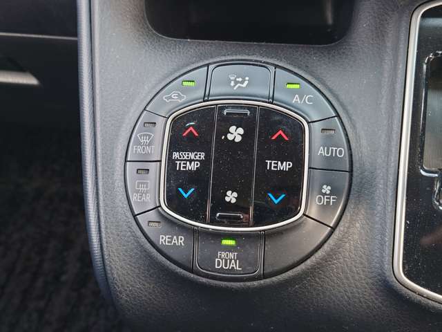 トヨタ ヴォクシー ２．０ ＺＳ H26年 (中国) 99