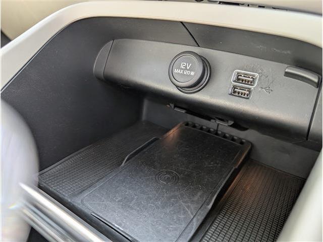 ボルボ ＸＣ４０ Ｔ４ ＡＷＤ インスクリプション ４ＷＤ R2年 (東北) 99