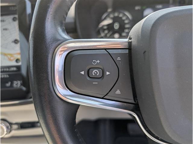 ボルボ ＸＣ４０ Ｔ４ ＡＷＤ インスクリプション ４ＷＤ R2年 (東北) 99