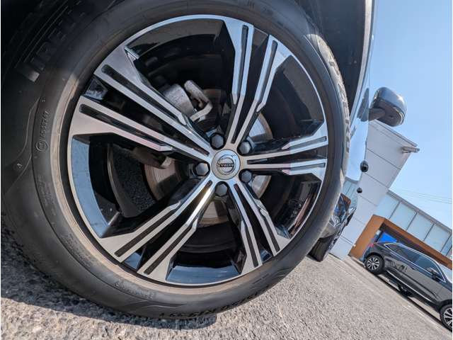 ボルボ ＸＣ４０ Ｔ４ ＡＷＤ インスクリプション ４ＷＤ R2年 (東北) 99