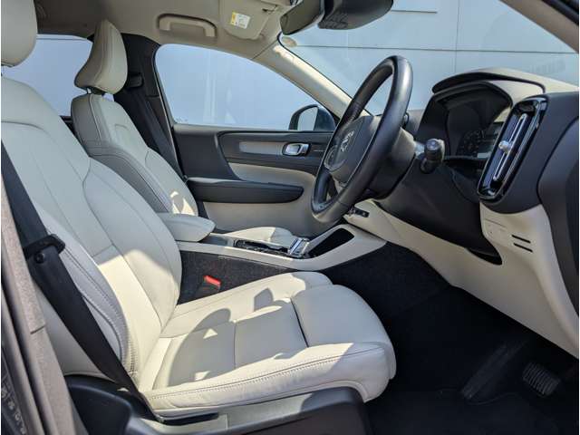 ボルボ ＸＣ４０ Ｔ４ ＡＷＤ インスクリプション ４ＷＤ R2年 (東北) 99