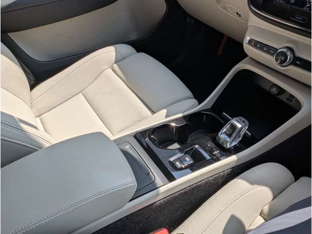 ボルボ ＸＣ４０ Ｔ４ ＡＷＤ インスクリプション ４ＷＤ R2年 (東北) 99