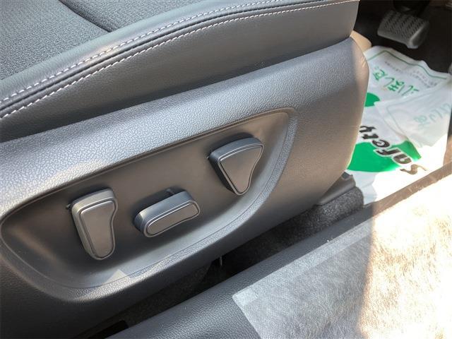 トヨタ ヤリスクロス　ハイブリッド １．５ ハイブリッド Ｚ R6年 (東海) 99