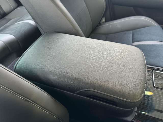 トヨタ クラウン　ハイブリッド ハイブリッド ２．５ Ｓ ＦＯＵＲ ４ＷＤ Ｊフロンティア リミテッド H30年 (東北) 99