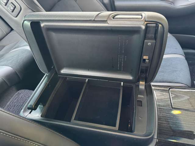 トヨタ クラウン　ハイブリッド ハイブリッド ２．５ Ｓ ＦＯＵＲ ４ＷＤ Ｊフロンティア リミテッド H30年 (東北) 99