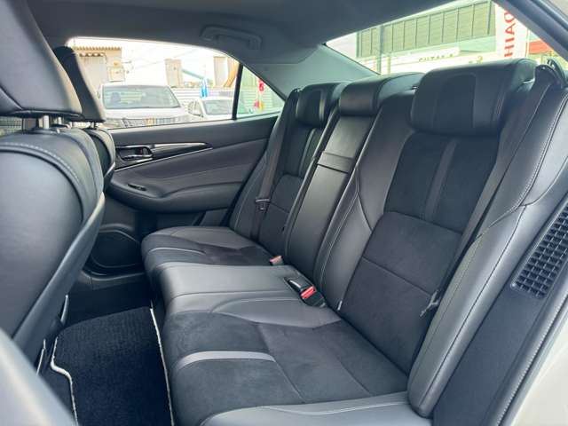 トヨタ クラウン　ハイブリッド ハイブリッド ２．５ Ｓ ＦＯＵＲ ４ＷＤ Ｊフロンティア リミテッド H30年 (東北) 99