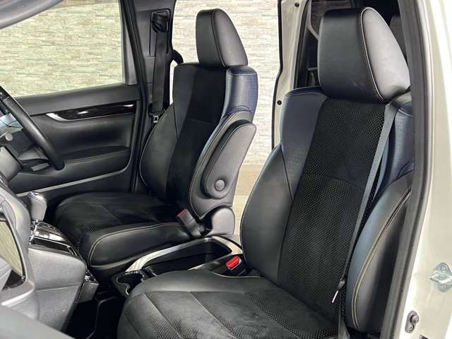 トヨタ ヴェルファイア ２．５ Ｚ Ａエディション ゴールデンアイズ H29年 (関東) 99