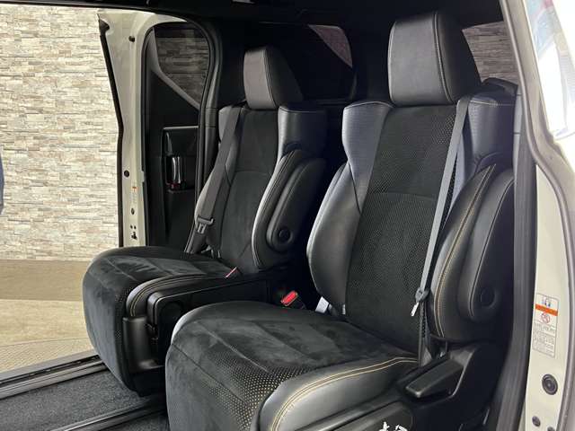 トヨタ ヴェルファイア ２．５ Ｚ Ａエディション ゴールデンアイズ H29年 (関東) 99