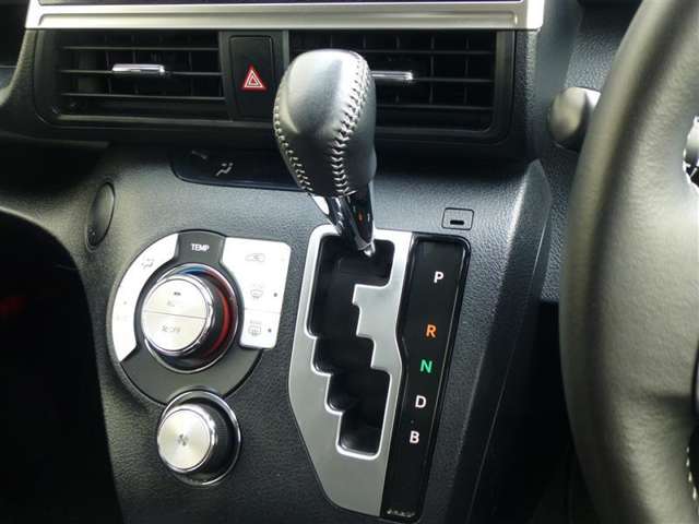 トヨタ シエンタ　ハイブリッド ハイブリッド １．５ Ｇ セーフティ エディションＩＩ R4年 (東北) 99