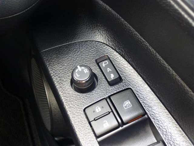 トヨタ シエンタ　ハイブリッド ハイブリッド １．５ Ｇ セーフティ エディションＩＩ R4年 (東北) 99