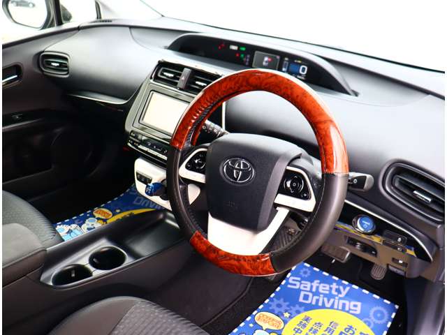 トヨタ プリウス １．８ Ｓ H28年 (関東) 99