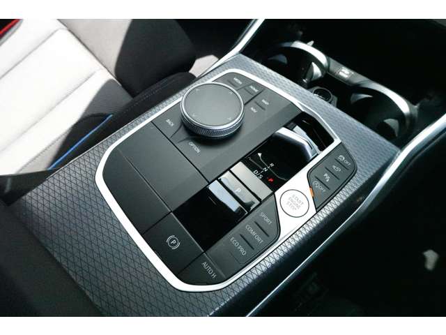 ＢＭＷ ３シリーズ ３１８ｉ　Ｍスポーツ R6年 (近畿) 99