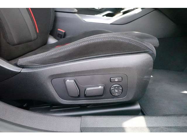 ＢＭＷ ３シリーズ ３１８ｉ　Ｍスポーツ R6年 (近畿) 99