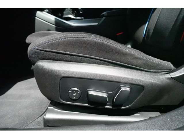 ＢＭＷ ３シリーズ ３１８ｉ　Ｍスポーツ R6年 (近畿) 99