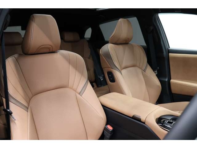 トヨタ クラウン　スポーツ　ハイブリッド ２．５ Ｚ Ｅ－ＦＯＵＲ ４ＷＤ R6年 (東海) 99