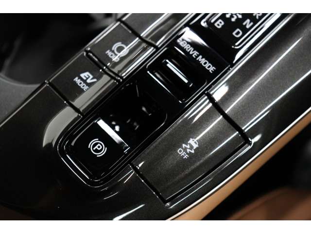 トヨタ クラウン　スポーツ　ハイブリッド ２．５ Ｚ Ｅ－ＦＯＵＲ ４ＷＤ R6年 (東海) 99