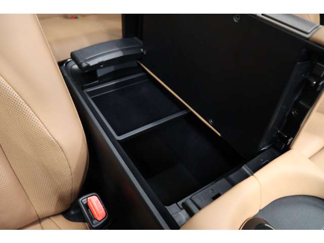 トヨタ クラウン　スポーツ　ハイブリッド ２．５ Ｚ Ｅ－ＦＯＵＲ ４ＷＤ R6年 (東海) 99