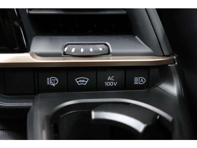 トヨタ クラウン　スポーツ　ハイブリッド ２．５ Ｚ Ｅ－ＦＯＵＲ ４ＷＤ R6年 (東海) 99