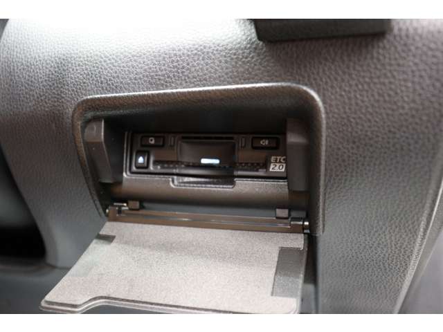 トヨタ クラウン　スポーツ　ハイブリッド ２．５ Ｚ Ｅ－ＦＯＵＲ ４ＷＤ R6年 (東海) 99