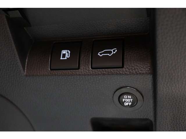 トヨタ クラウン　スポーツ　ハイブリッド ２．５ Ｚ Ｅ－ＦＯＵＲ ４ＷＤ R6年 (東海) 99