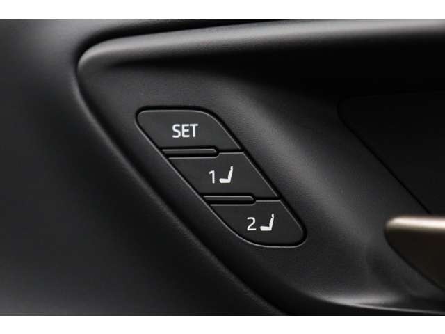 トヨタ クラウン　スポーツ　ハイブリッド ２．５ Ｚ Ｅ－ＦＯＵＲ ４ＷＤ R6年 (東海) 99