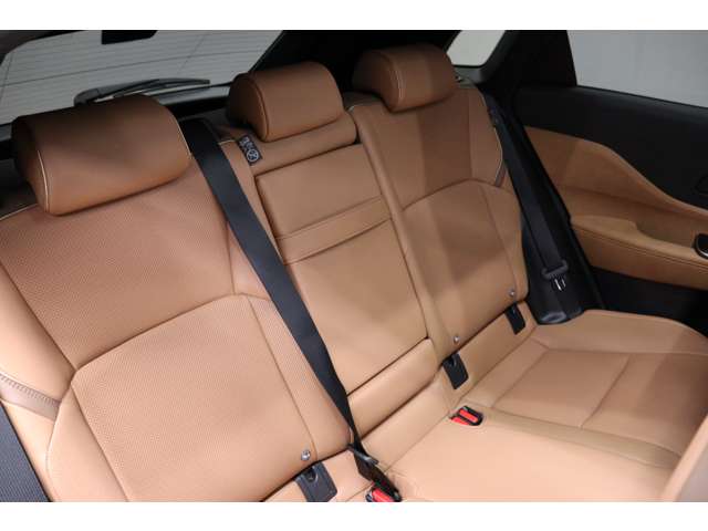 トヨタ クラウン　スポーツ　ハイブリッド ２．５ Ｚ Ｅ－ＦＯＵＲ ４ＷＤ R6年 (東海) 99