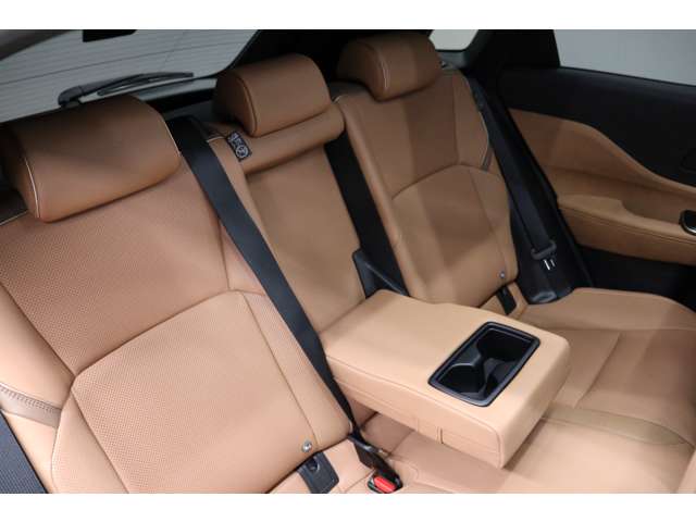 トヨタ クラウン　スポーツ　ハイブリッド ２．５ Ｚ Ｅ－ＦＯＵＲ ４ＷＤ R6年 (東海) 99