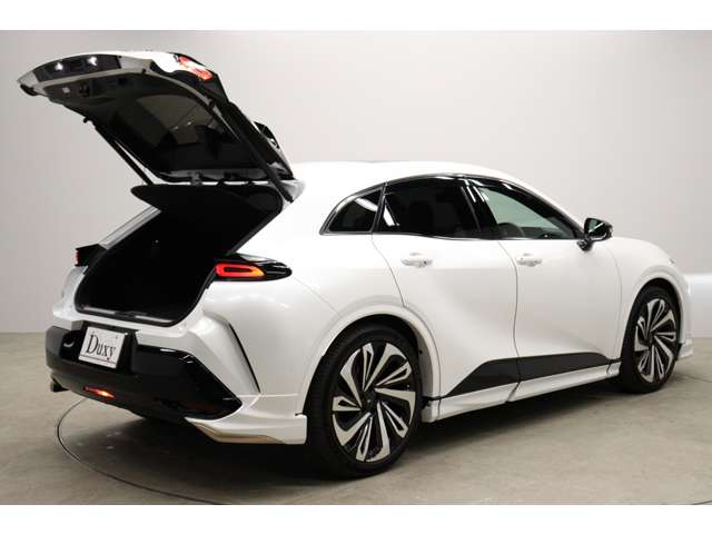 トヨタ クラウン　スポーツ　ハイブリッド ２．５ Ｚ Ｅ－ＦＯＵＲ ４ＷＤ R6年 (東海) 99