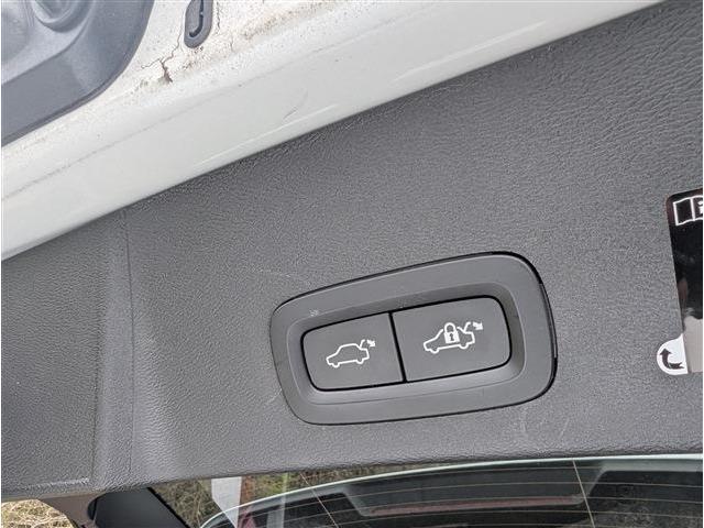 ボルボ ＸＣ４０ Ｂ４ ＡＷＤ インスクリプション ４ＷＤ R2年 (東北) 99