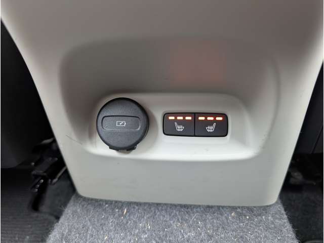 ボルボ ＸＣ４０ Ｂ４ ＡＷＤ インスクリプション ４ＷＤ R2年 (東北) 99