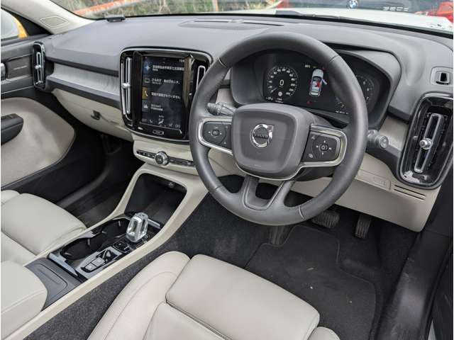 ボルボ ＸＣ４０ Ｂ４ ＡＷＤ インスクリプション ４ＷＤ R2年 (東北) 99