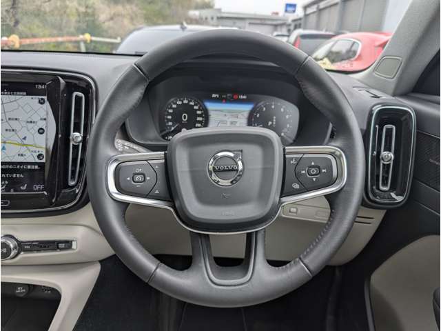 ボルボ ＸＣ４０ Ｂ４ ＡＷＤ インスクリプション ４ＷＤ R2年 (東北) 99