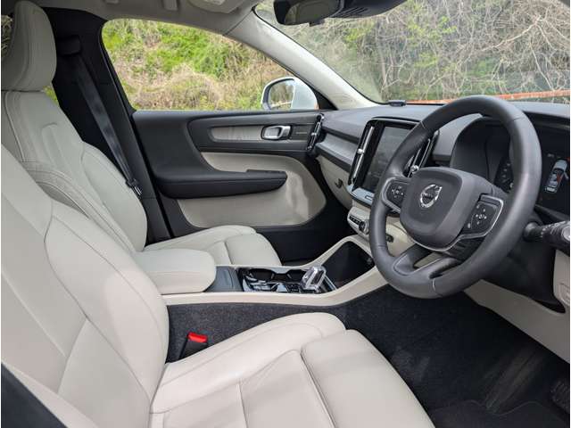 ボルボ ＸＣ４０ Ｂ４ ＡＷＤ インスクリプション ４ＷＤ R2年 (東北) 99