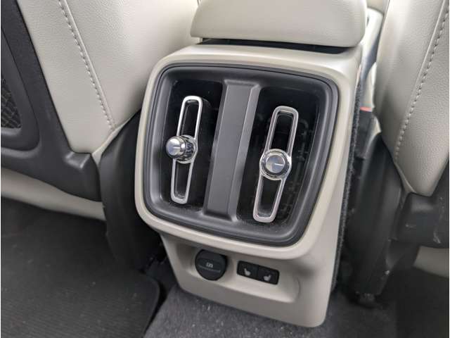 ボルボ ＸＣ４０ Ｂ４ ＡＷＤ インスクリプション ４ＷＤ R2年 (東北) 99