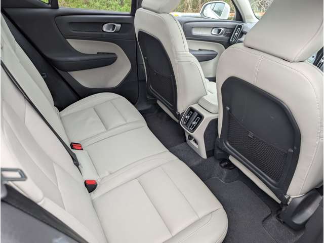 ボルボ ＸＣ４０ Ｂ４ ＡＷＤ インスクリプション ４ＷＤ R2年 (東北) 99