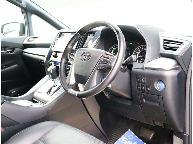トヨタ ヴェルファイア　ハイブリッド ハイブリッド ２．５ エグゼクティブ ラウンジ Ｚ Ｅ－ＦＯＵＲ ４ＷＤ H30年 (関東) 99