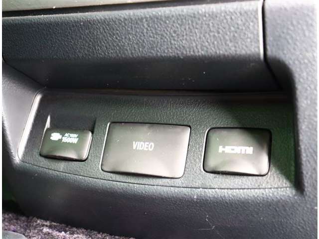 トヨタ ヴェルファイア　ハイブリッド ハイブリッド ２．５ エグゼクティブ ラウンジ Ｚ Ｅ－ＦＯＵＲ ４ＷＤ H30年 (関東) 99