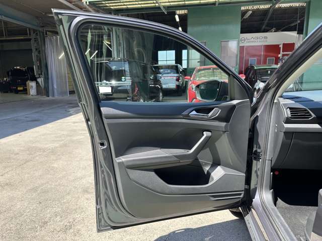 フォルクスワーゲン Ｔ－ＣＲＯＳＳ ＴＳＩ アクティブ R4年 (東海) 99